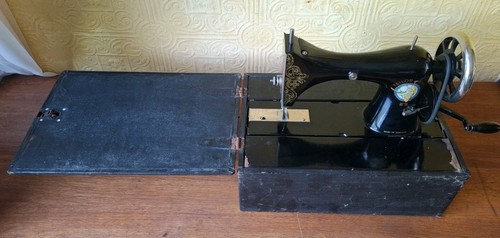 Vintage tailer bird portable - tailer,