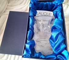 LALIQUE BEAUTIFUL VASE QUALITY