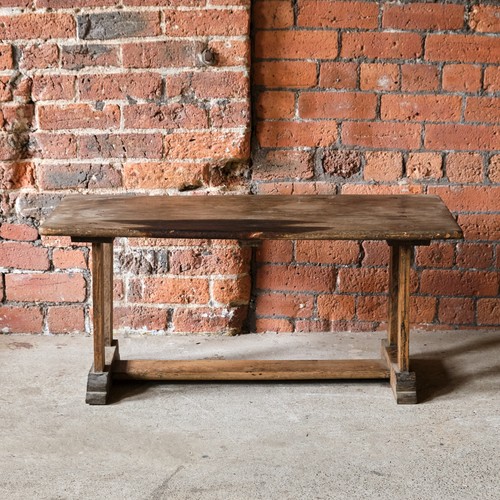 Antique oak coffee - , table