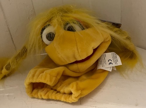 Living puppets yellow - living,
