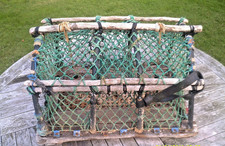 TRADITIONAL CRAB AND LOBSTER POT. HANDMADE. VINTAGE.