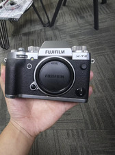 Fujifilm X - T2 XT2 silver 24.3MP Mirrorless Camera Excellent Clarity & Portable