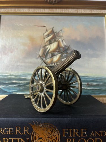 Vintage brass cannon - cannon, lounge