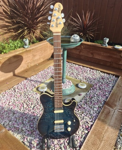 Music man axis - man, sport
