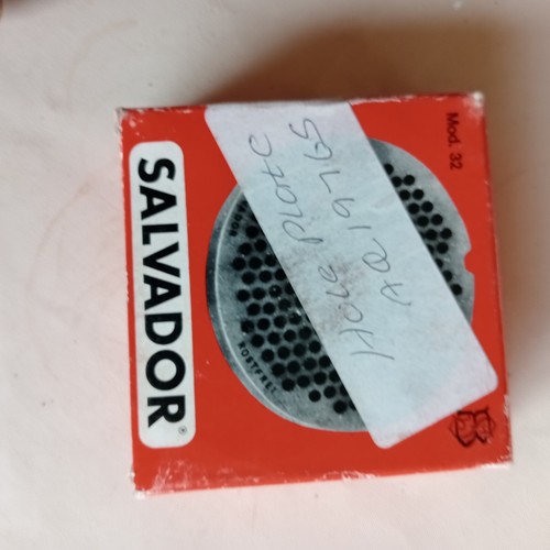 Salvador size mincer - salvador, plate