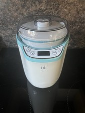Lakeland Digital Yoghurt Maker 7 Cup Capacity  Excellent Condition