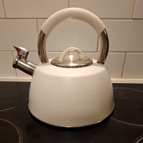 Cream enamel whistling stove - enamel,
