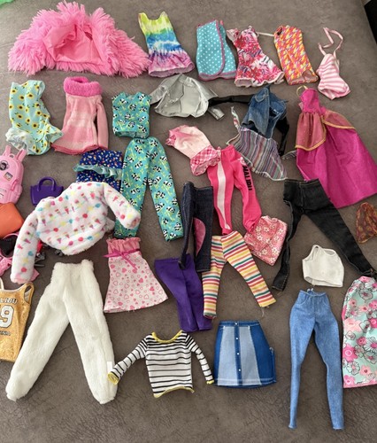 Barbie clothes bundle - clothes,