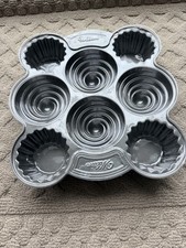 WILTON 4 JUMBO 3D Cupcakes Pan