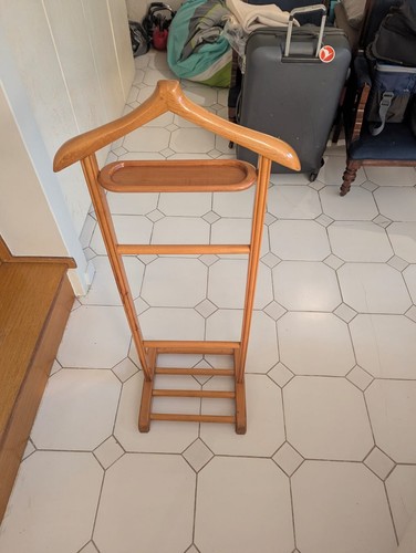 Solid wood valet stand - wood, –