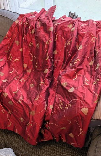 Beautiful 100 silk red - 100%,