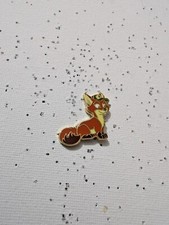 Zootopia - Nick sitting down Scouts hat - Mini Disney Fantasy Pin