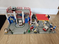 LEGO Set 6394 Metro Park & Service Tower Car Park & Shell Petrol Station Garage
