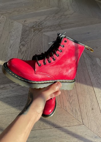 Red patent martens - red,