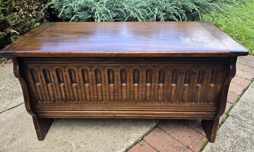 Vintage carved oak - carved, box