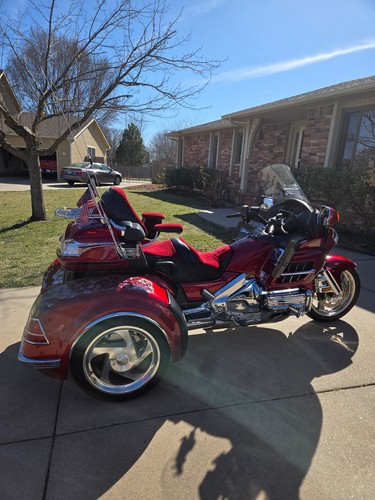 2010 honda gl1800 gold - 2010,