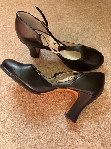 Capezio black chorus heels - capezio,
