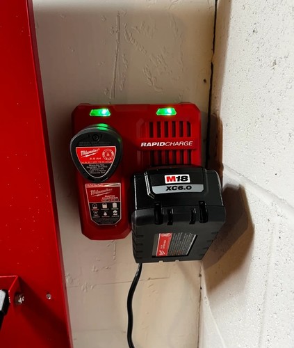 Milwaukee battery charger - battery, wall