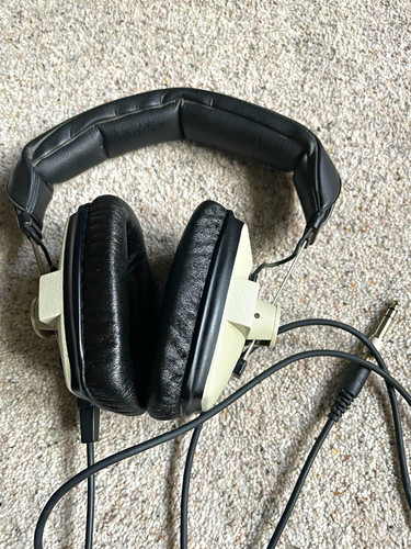 Beyerdynamic 100 over ear - beyerdynamic, dt