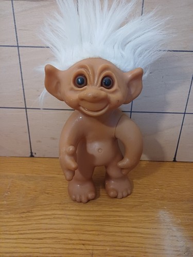 Vintage 1977 white - vintage, haired