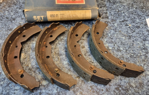Front brake shoe set - brake, to