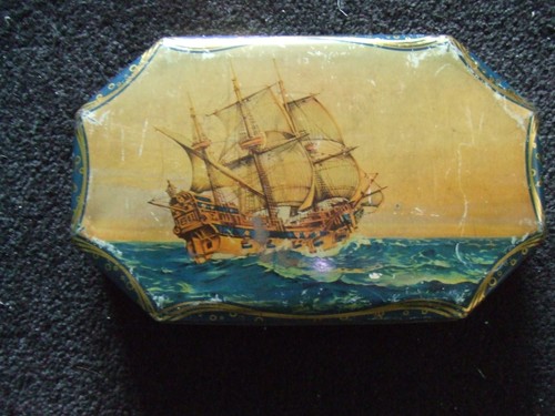 Biscuit tin vintage r - biscuit,