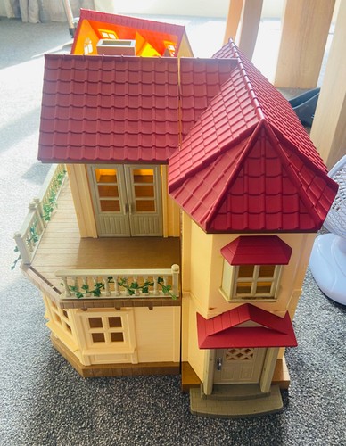 Sylvanian families beechwood - families,