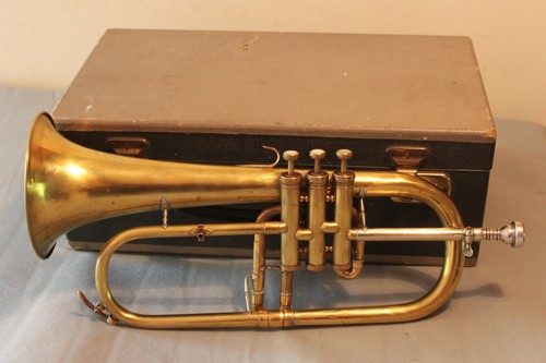 Brass flugelhorn with - ,
