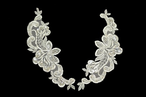 Lily ivory bridal - lily, 9.5"x3"