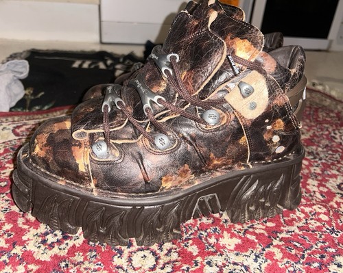 New rock brown flame - flame, leather
