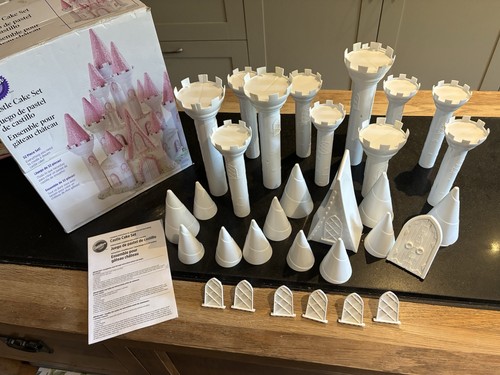 Wilton castle cake set - castle,