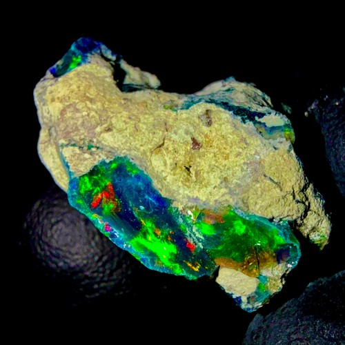 Opal rough ethiopian - rough,, black