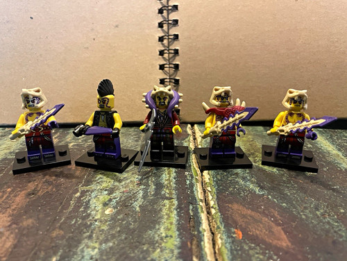 Lego ninjago minifigure lot - lot,