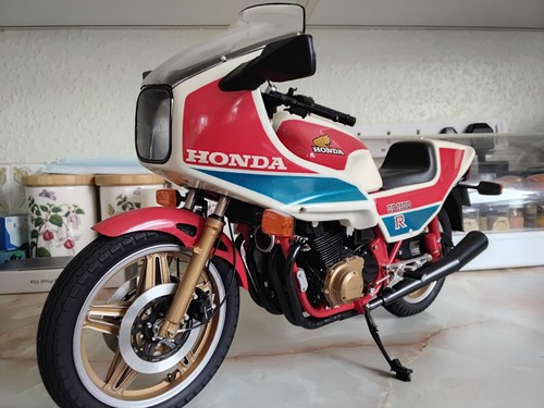 Tamiya motorcycle model - 1/6,