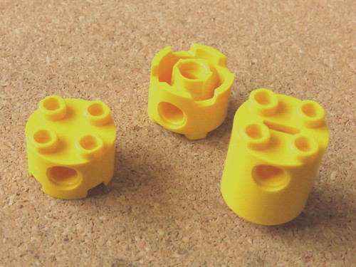 Yellow lego brick - lego, round