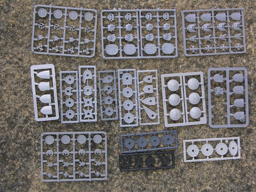 Whfb plastic shield - whfb, sprue