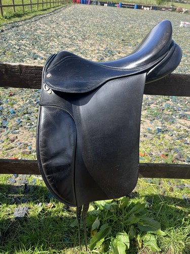 Falcon dressage saddle 17inch - dressage,