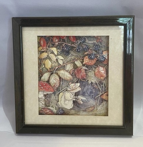 Brambly hedge living - hedge,