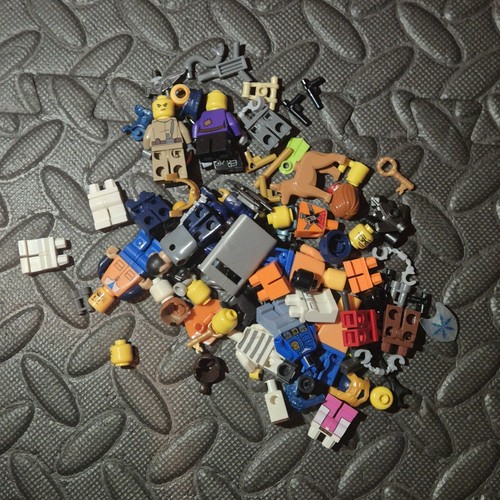 Lego minifigure lot - lego, parts