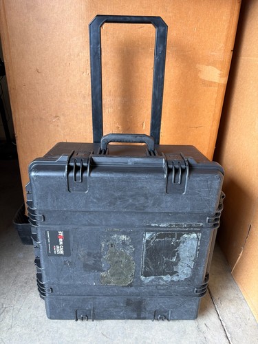 Pelican storm im2875 square - pelican,