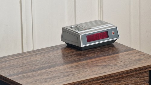 Philips electronic alarm clock - electronic,