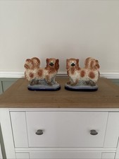 Pair of Staffordshire 1850s Pekingese Porcelain Dog Figures With Glass Bead Eyes