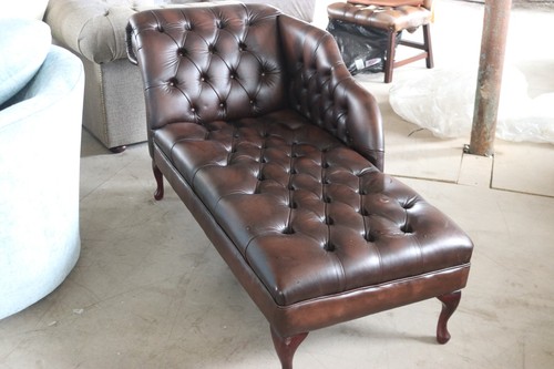 Chaise antique tufted - chaise,