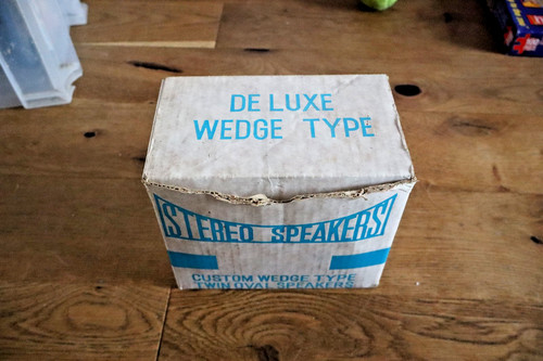 Vintage unbranded wedge shaped - wedge,