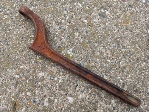 Antique fire hydrant wrench - ,