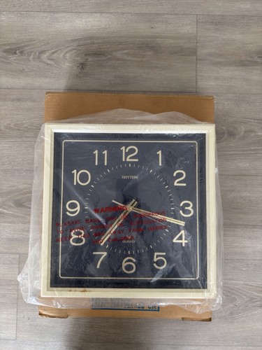 Vintage quartz analogue clock - quartz,