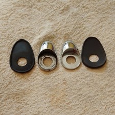 Desmo pair of chrome plinths