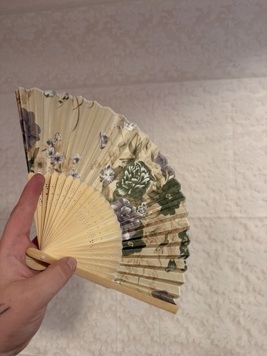 Vintage folding hand fan ivory - fan,