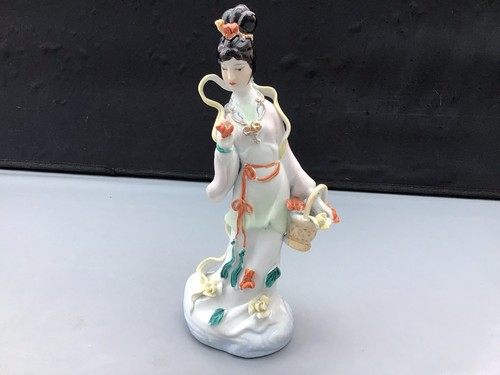 Geisha girl figurine - ,