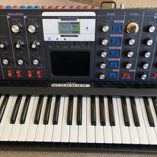 Minimoog Voyager Electric Blue